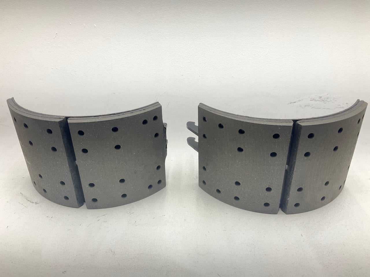 (2) Haldex CB4711QR Brake Shoes 16.5'' X 8 5/8'' Arvin Meritor ''Q+'' Extended 4711