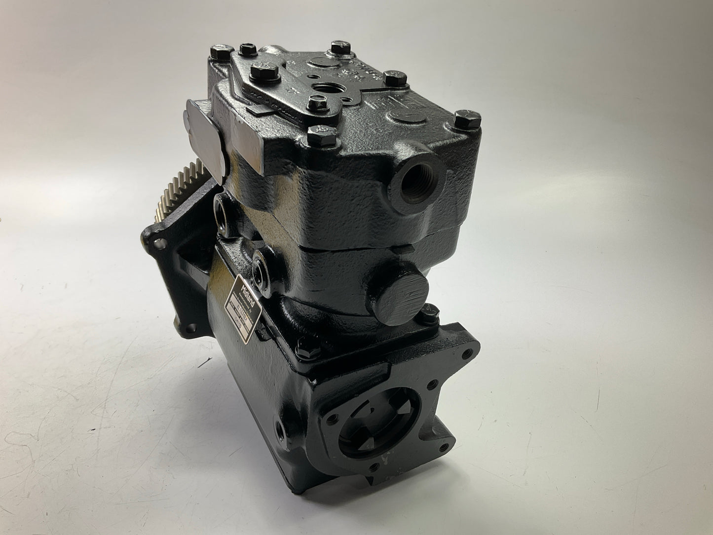 REMAN. Haldex EL13112X Air Brake Compressor For 0° Mack In-Line Extended Flange