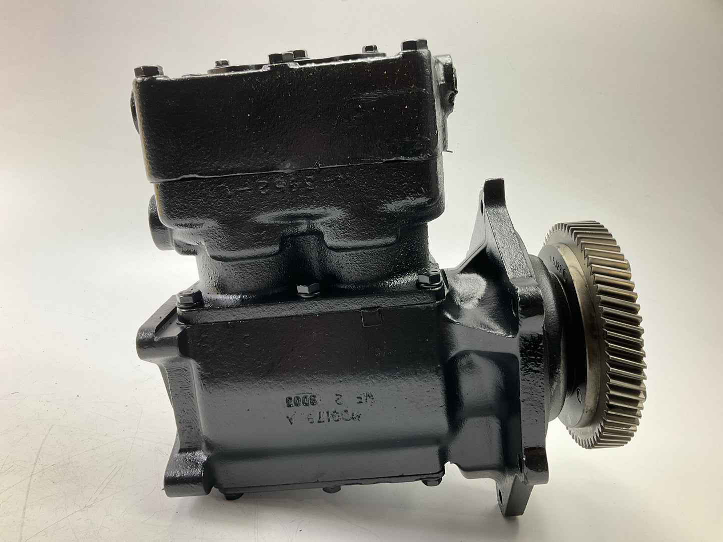 REMAN. Haldex EL13112X Air Brake Compressor For 0° Mack In-Line Extended Flange