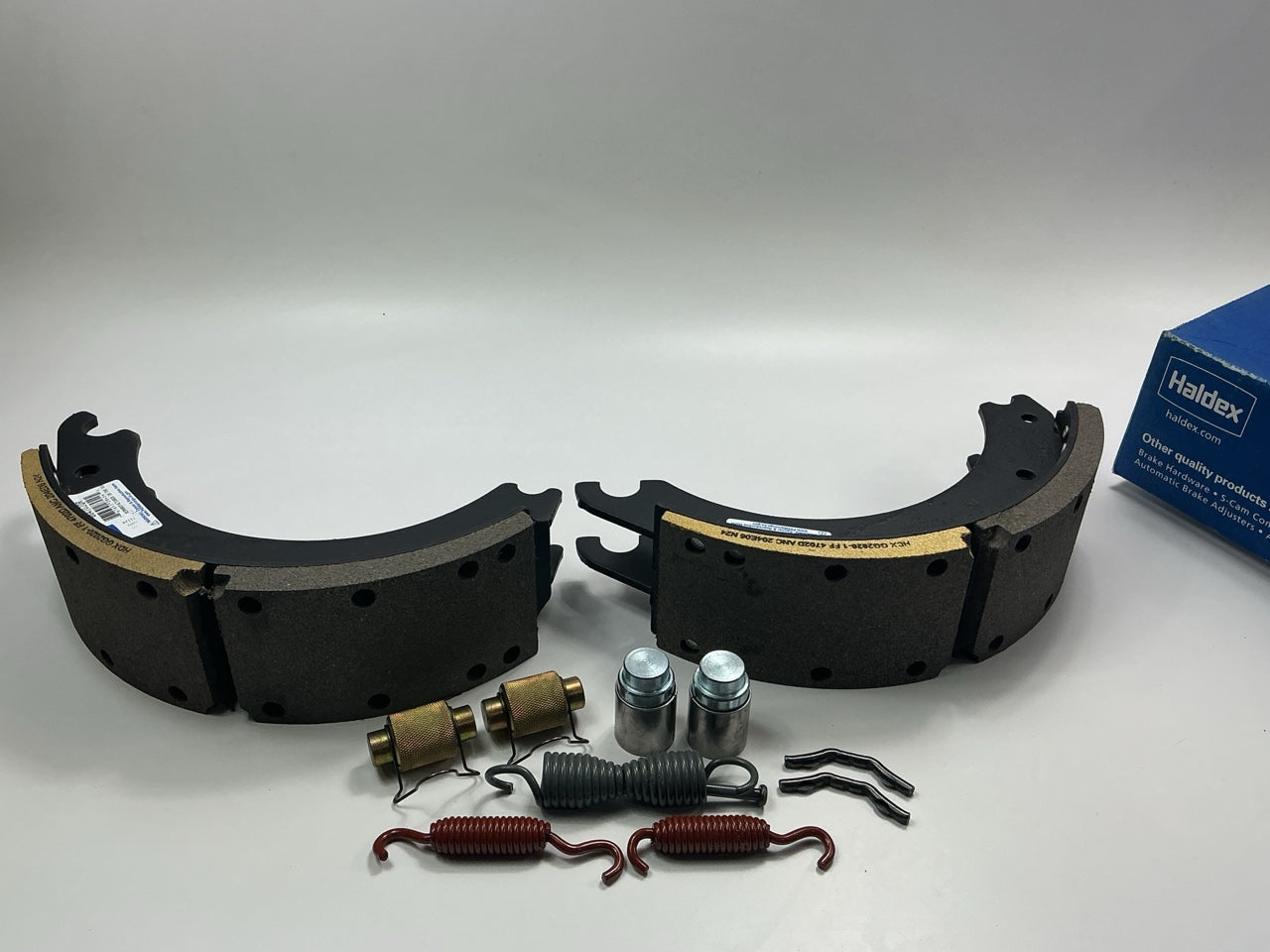 Relined. Haldex GG4702QG #4702Q Brake Shoes 15''x4'' Meritor ''Q'' Plus, 23,000 Lbs.