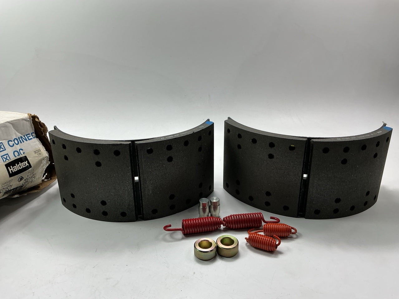 REMAN. Haldex GR4311EG 4311E Brake Shoes 16-1/2'' X 7'', 20k Lbs, With Hardware