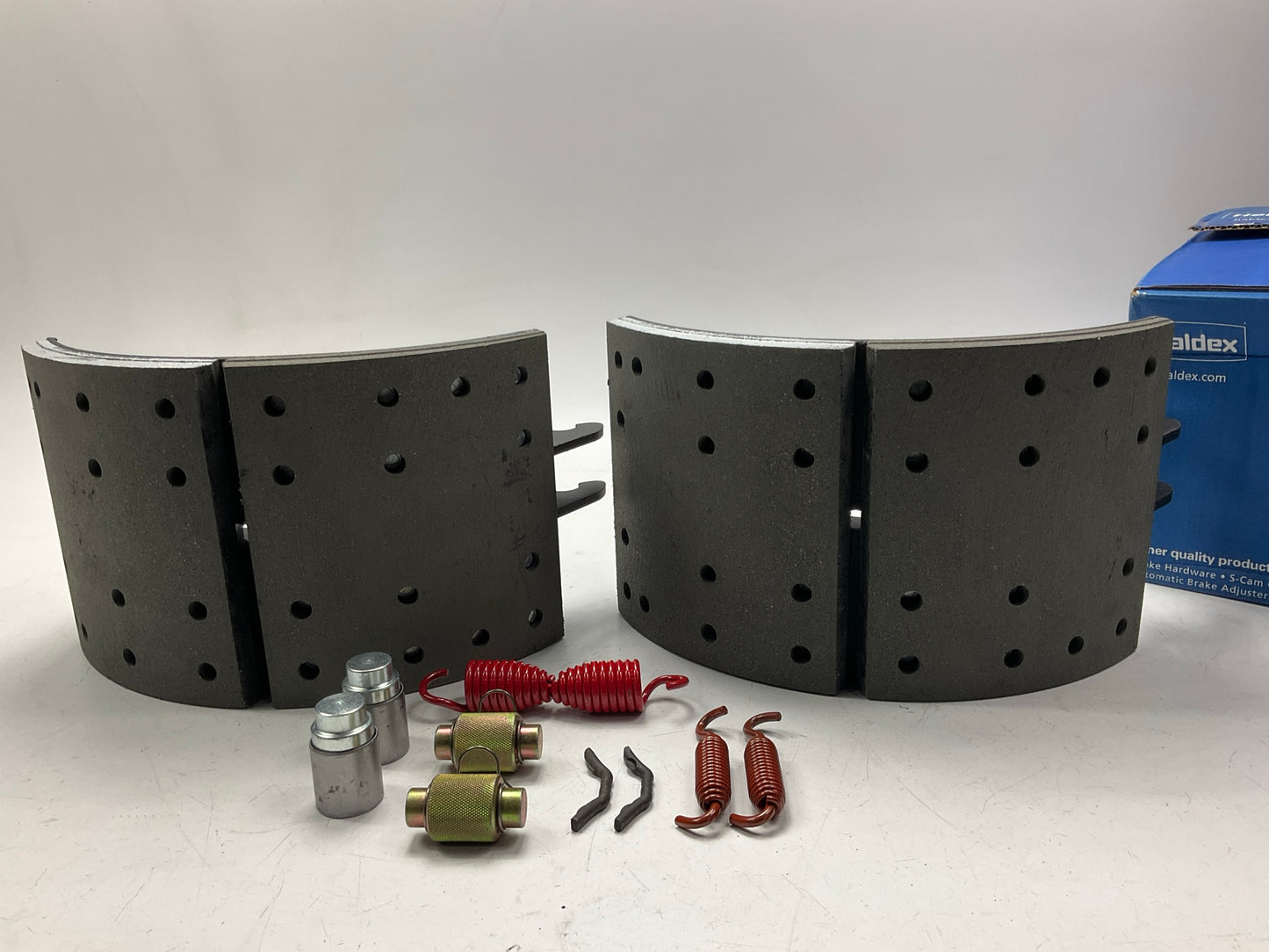 Relined Haldex GR4711QG Rear Brake Shoes 16-1/2''x8-5/8'', 4711Q, 20,000 Lbs 20K