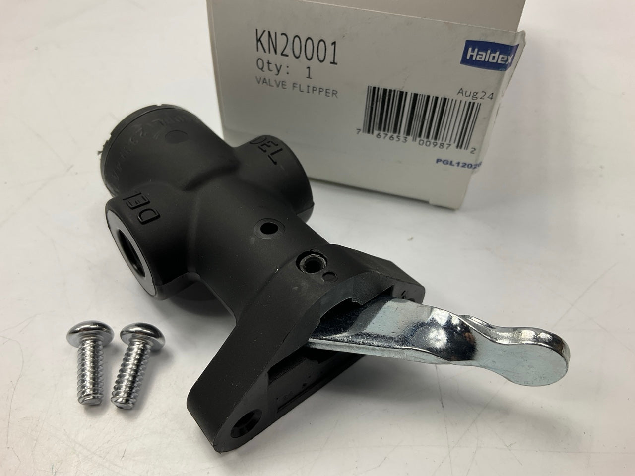 Haldex KN20001 Panel Mount Flipper Style Hand Operated Valve, 1/8'' Ports