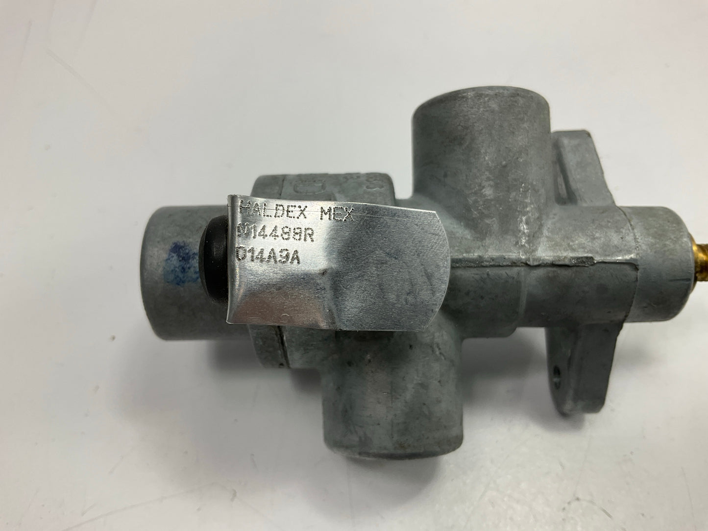 Haldex KN20011 Dash Push-Pull Valve, 0 PSI Pop-Off, 1/4'' NPT Ports