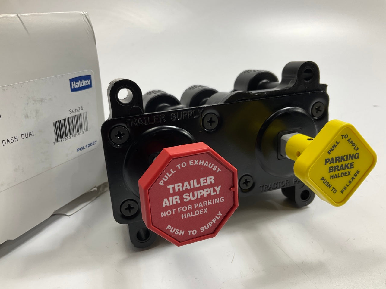 Haldex KN20615 Dual Manifold Dash Valve, 1/4'' NPT Ports  MV2