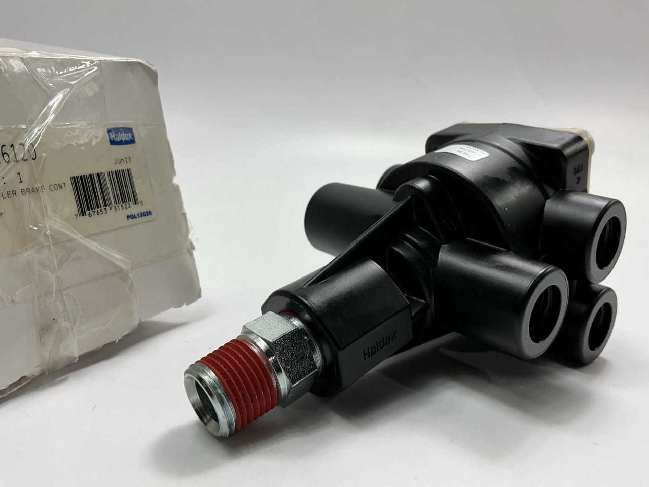Haldex KN26120 Trailer Brake Control Valve, 3/8'' Ports 26120