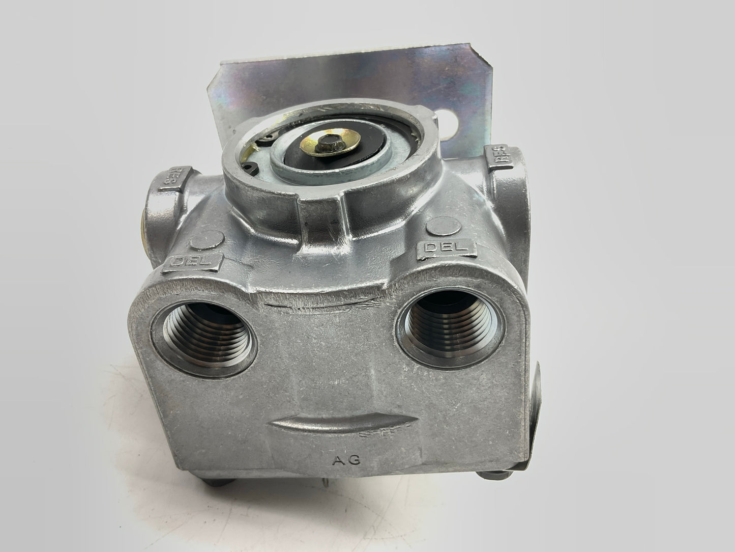 REMAN. Haldex KN28071 Air Brake Relay Valve With Anti-Compounding - N30100AD