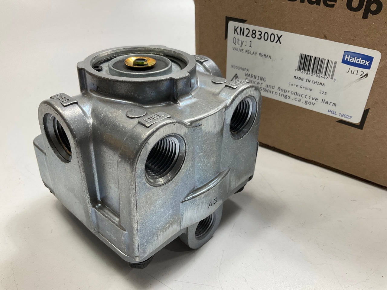 REMAN. Haldex KN28300X Fast Air And Balancing (FAB) Relay Valve - N30096PA