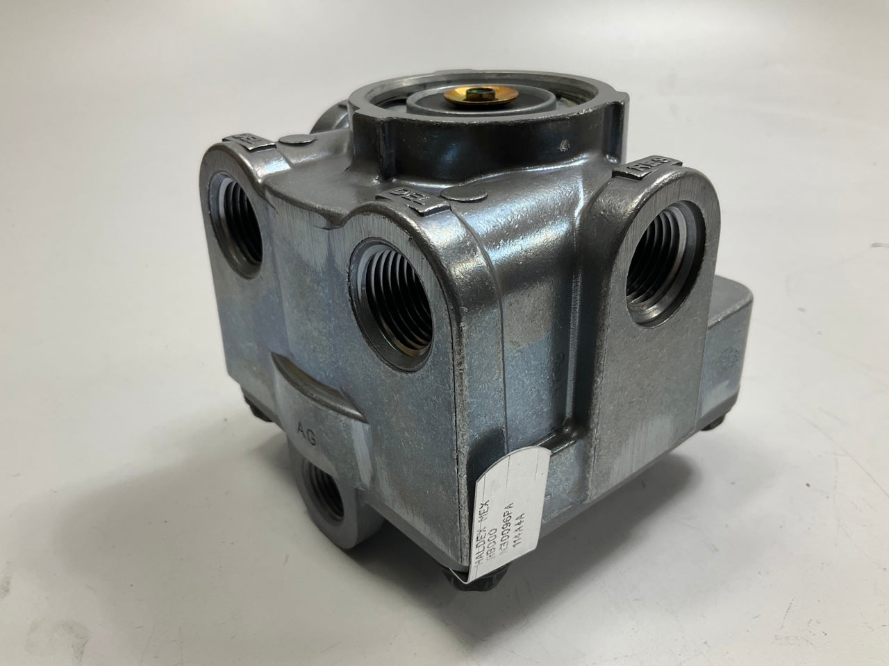 REMAN. Haldex KN28300X Fast Air And Balancing (FAB) Relay Valve - N30096PA