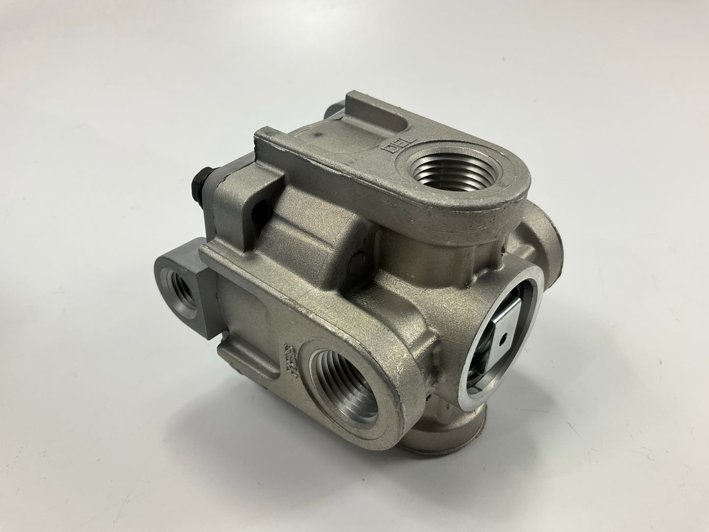 Haldex KN28520X RG2 Air Brake Relay Valve,  1/2'' Supply/Delivery Port