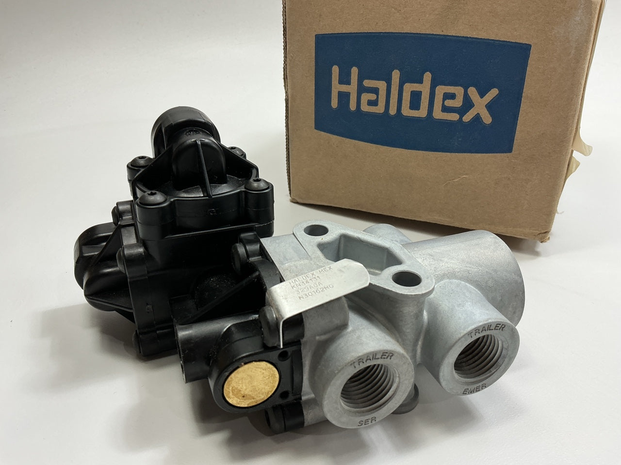 Haldex KN34131 Tractor Protection Valve Replaces Wabco 9348990660
