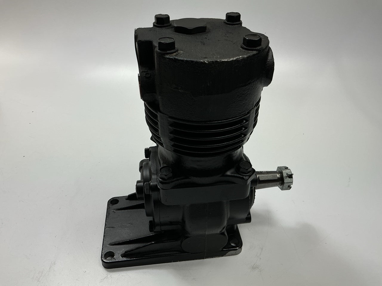 REMAN. Haldex KN86020X Air Brake Compressor EL850 (850) Haldex - NO CORE CHARGE