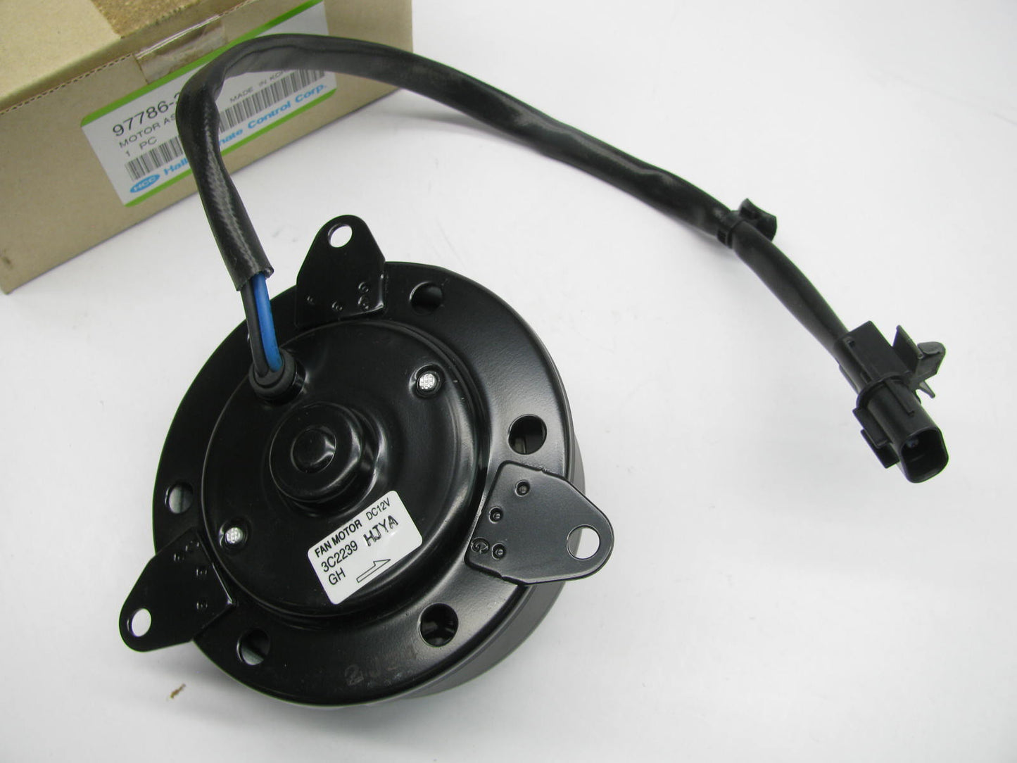 Halla Climate Control 97786-3F000 Radiator Fan Motor For 2004-2006 Kia Amanti