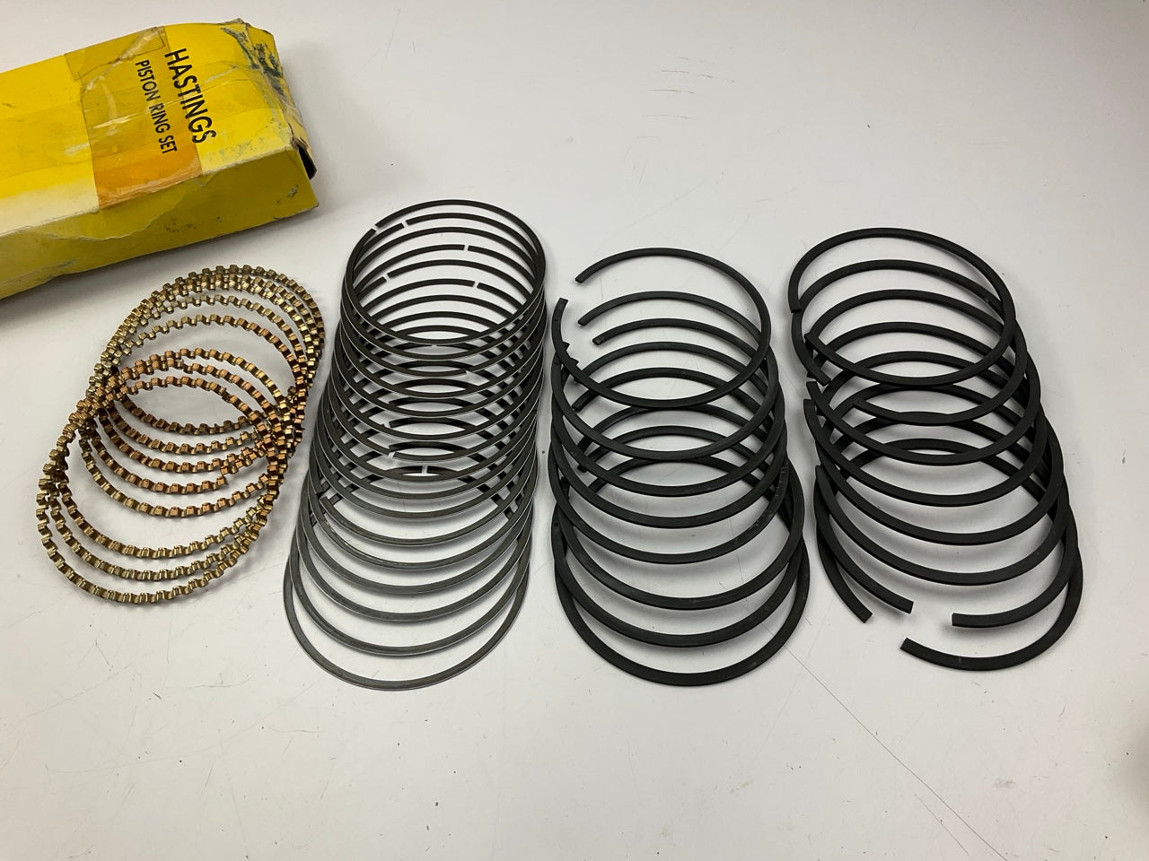 Hastings SR-3012 Piston Rings - Standard 1968-1986 Ford 359 361 389 391-V8
