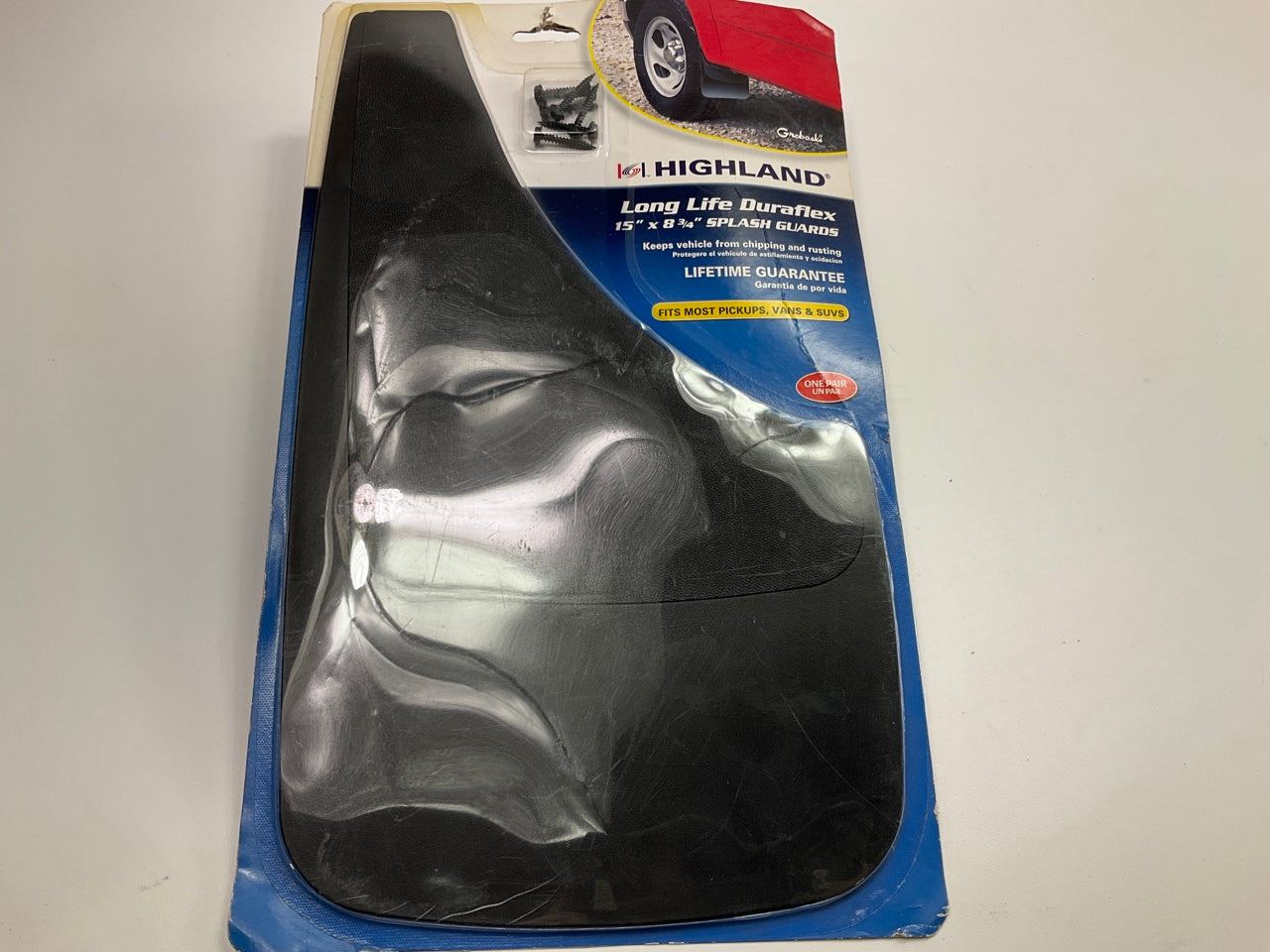 Highland 1007000 Universal 15'' X 8-3/4'' Molded Splash Guards / Mud Flaps