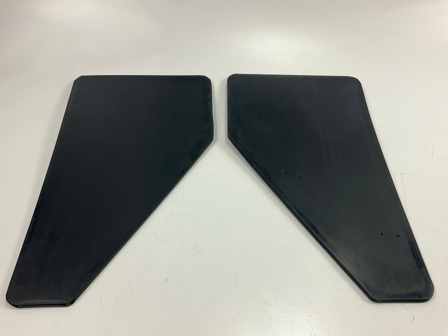 Highland Group 10587 Black Heavy Duty Rubber Splash Guard, 13''x7'', Universal