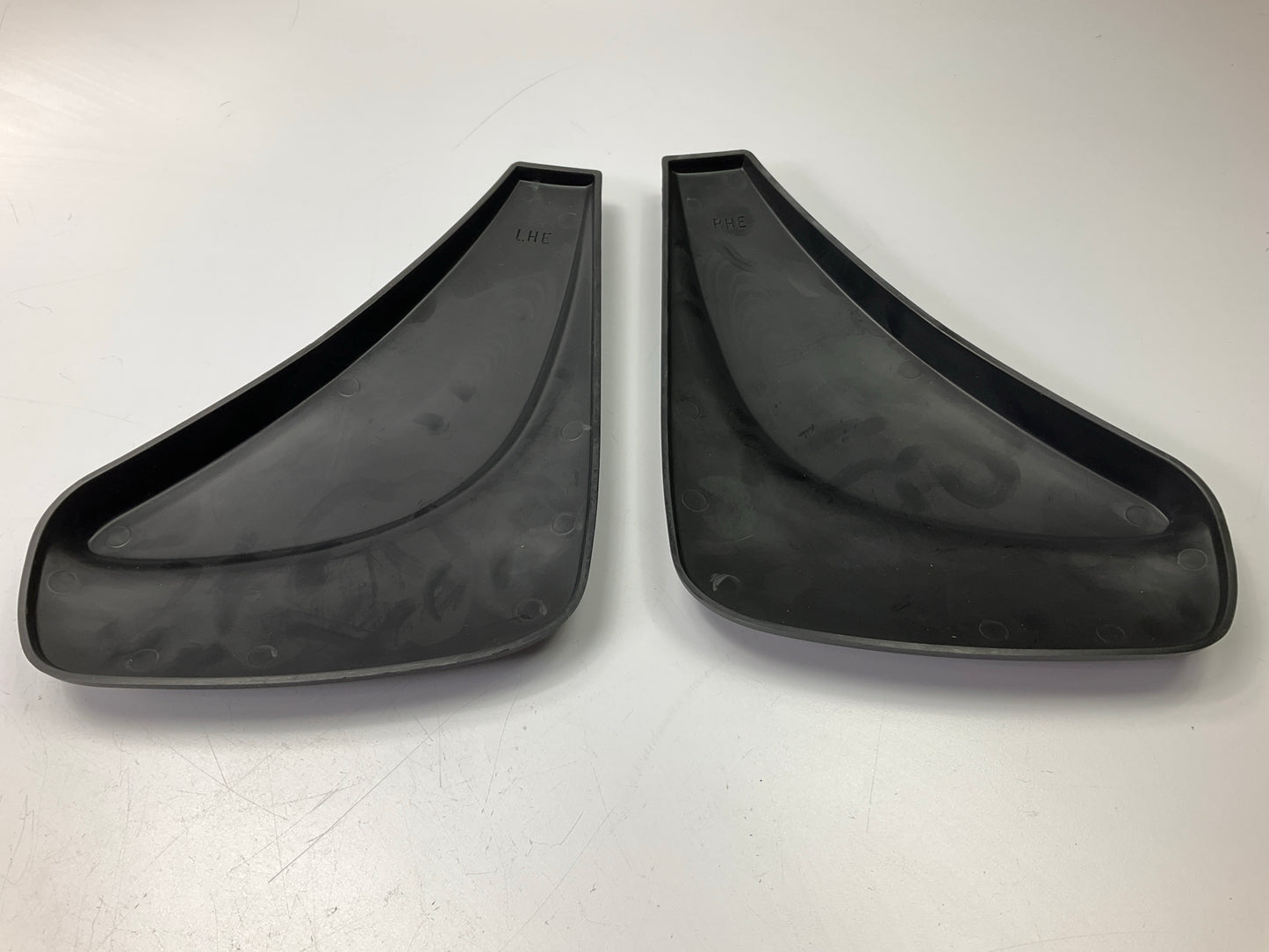 Highland Group 11017 Contura Splash Mud Guard Mud Flap Kit 9'' X 11'' Black; Pair;