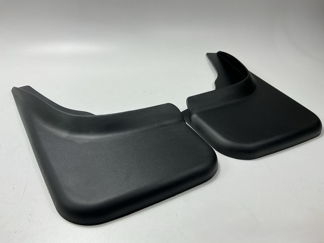 Highland Group 11051 Uuniversal Splash Guards / Mud Flaps 15''x9'', Made In USA