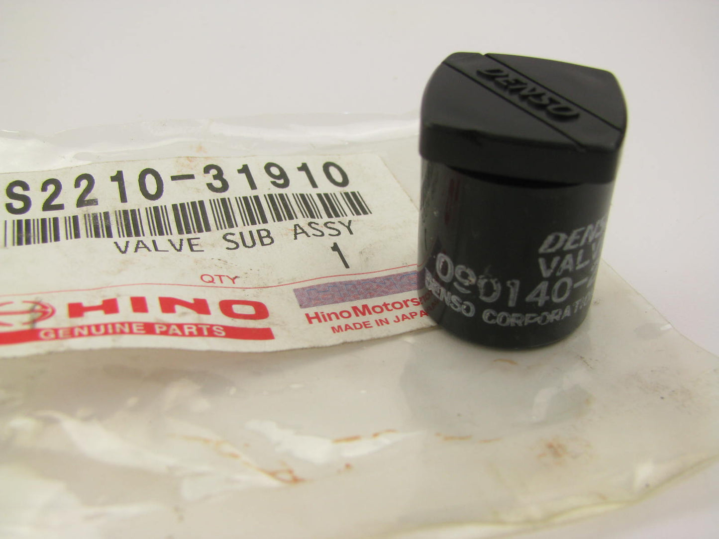 NEW - OEM Hino S221031910 Delivery Valve - DENSO 090140-2130