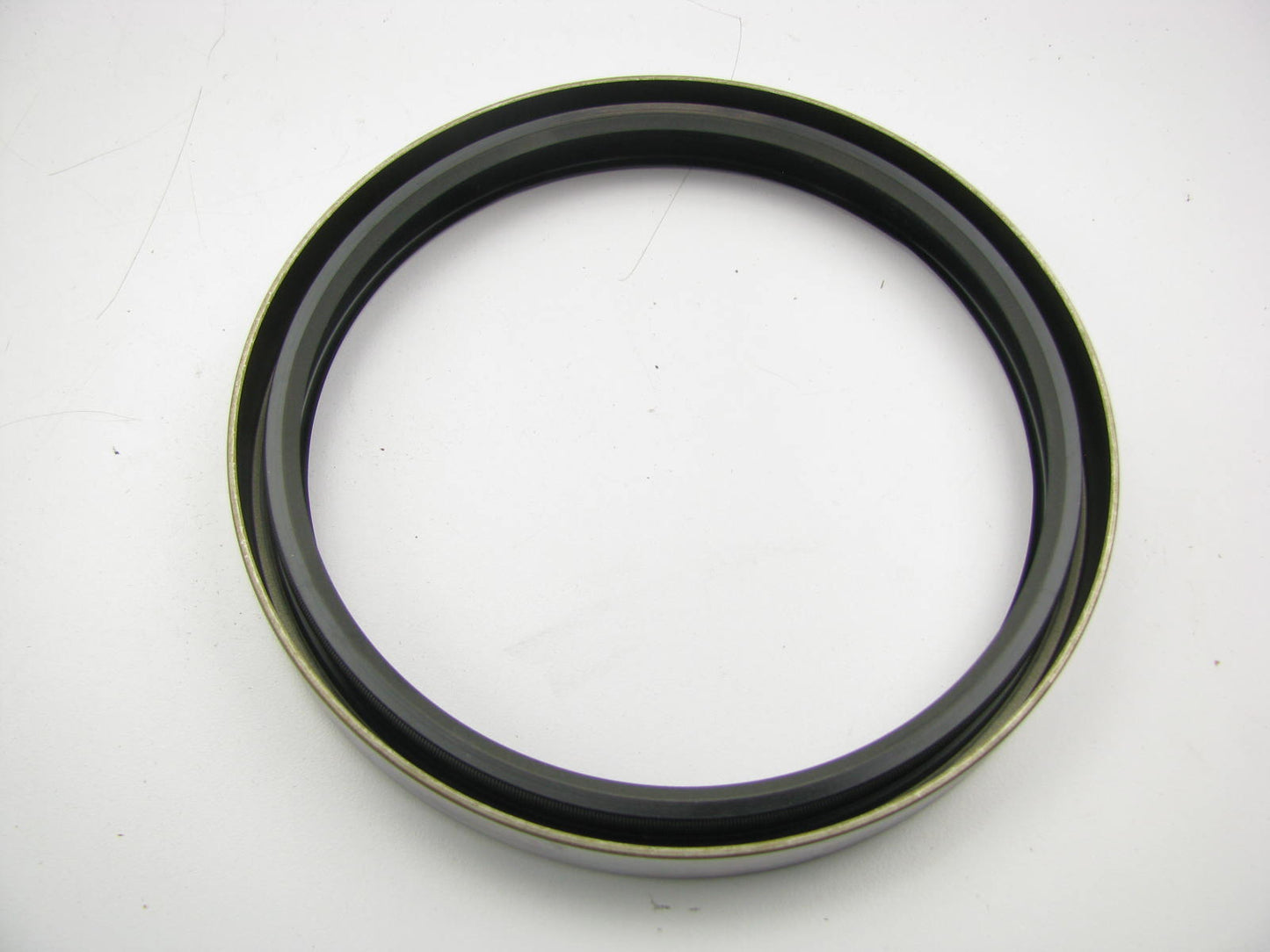 NEW - OEM Hino SZ31101002 Oil Seal - Type T
