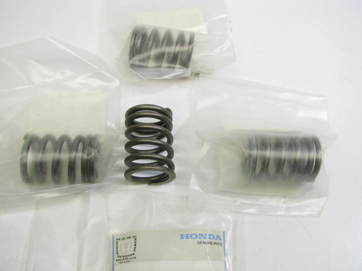 (4) NEW GENUINE Engine Valve Springs OEM Honda 14761-673-013