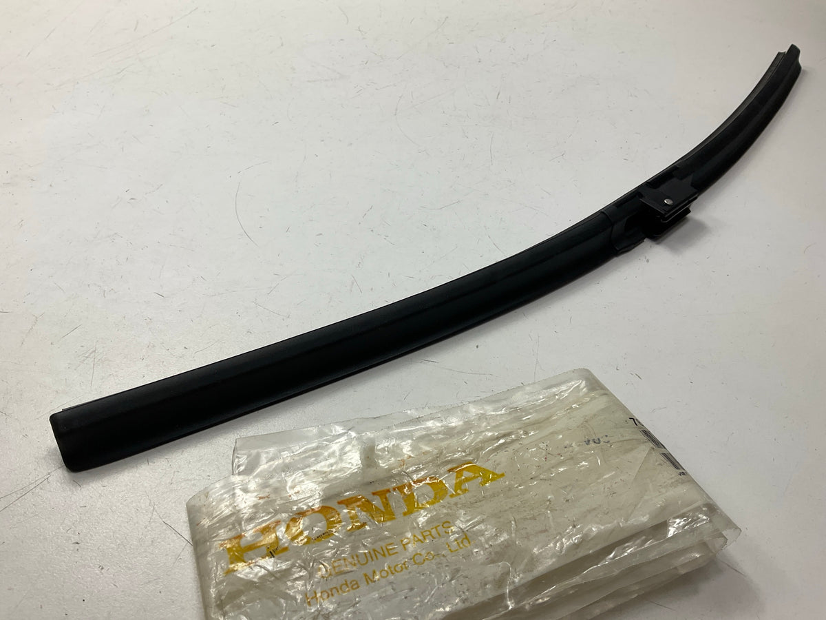NEW OEM Honda 76630-SNE-A01 Right Windshield Wiper Blade 2006-2007 Honda Civic