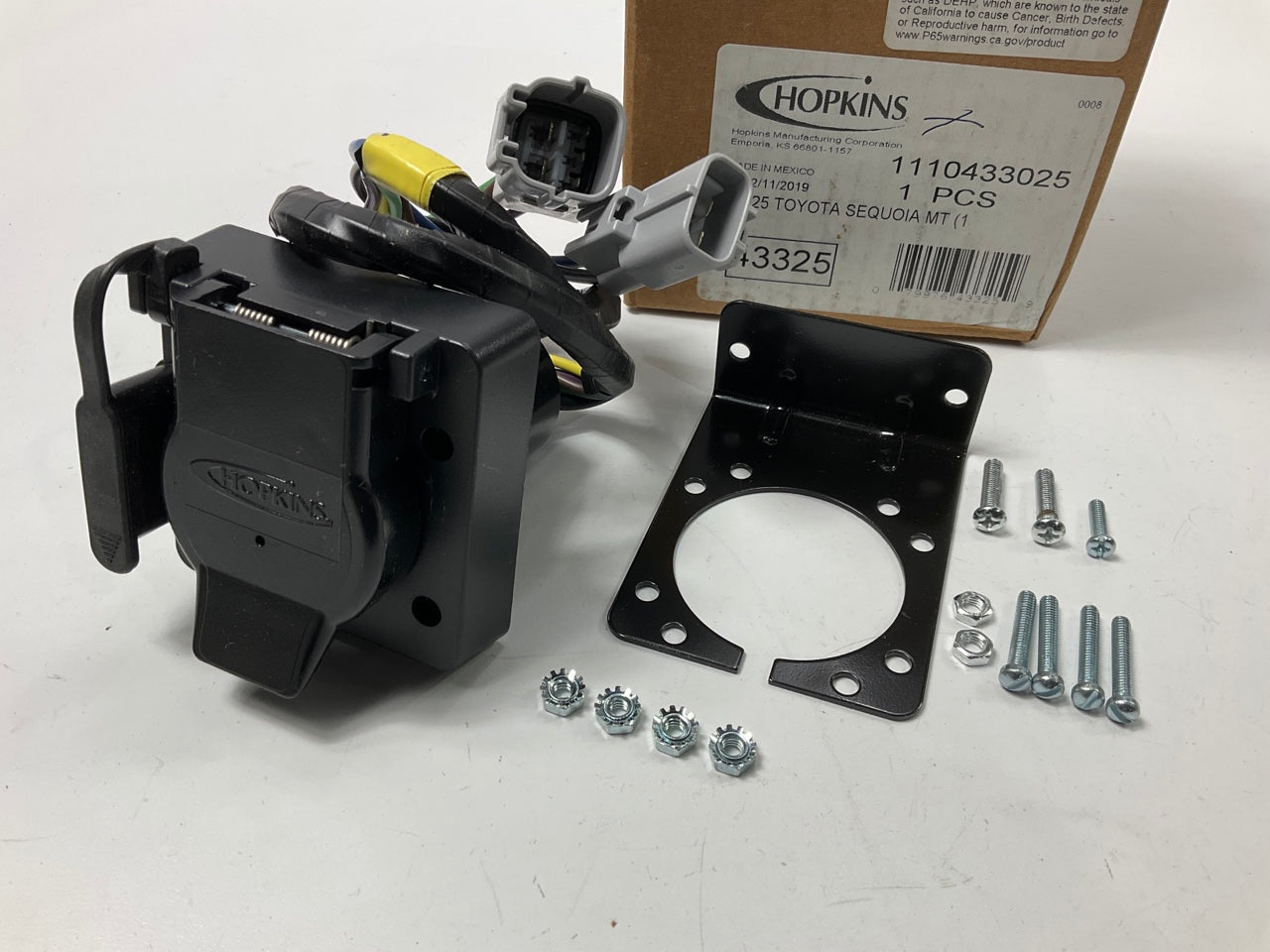 Hopkins 11143325 Trailer Wiring Harness Connector Kit - 2005-2009 Toyota Sequoia