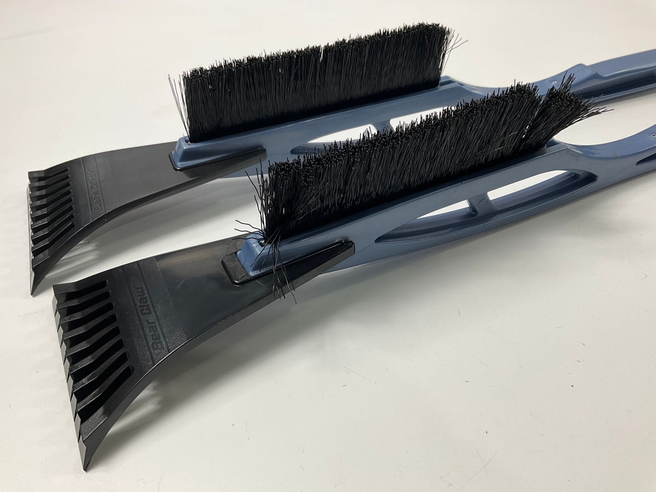(2) Hopkins 19513  22'' Super Deluxe Snowbrush W/ Bear Claw Ice Scraper