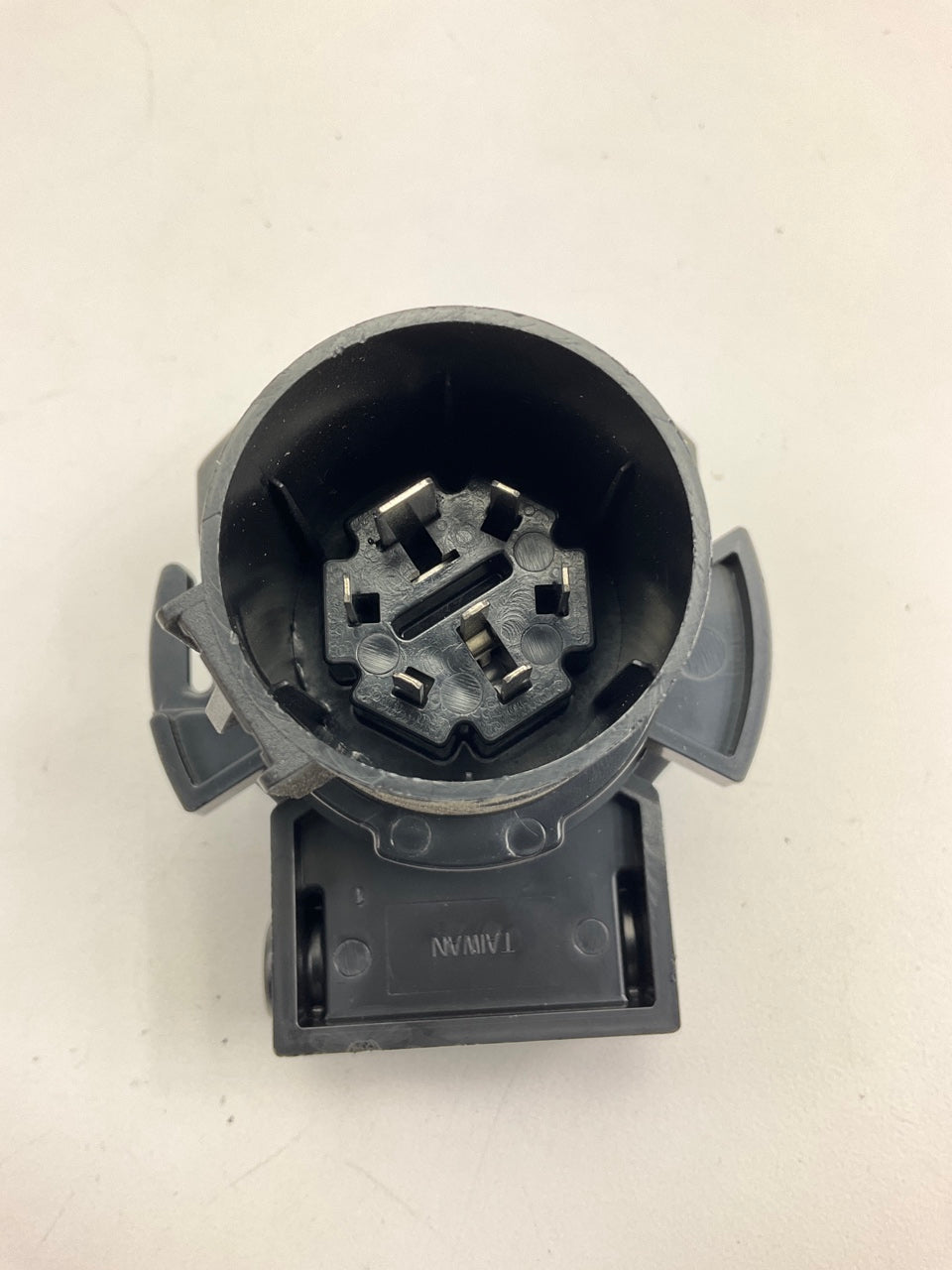 Hopkins 40930 GM Twist Endurance Mount Connector 7 Blade Trailer Lights Adapter