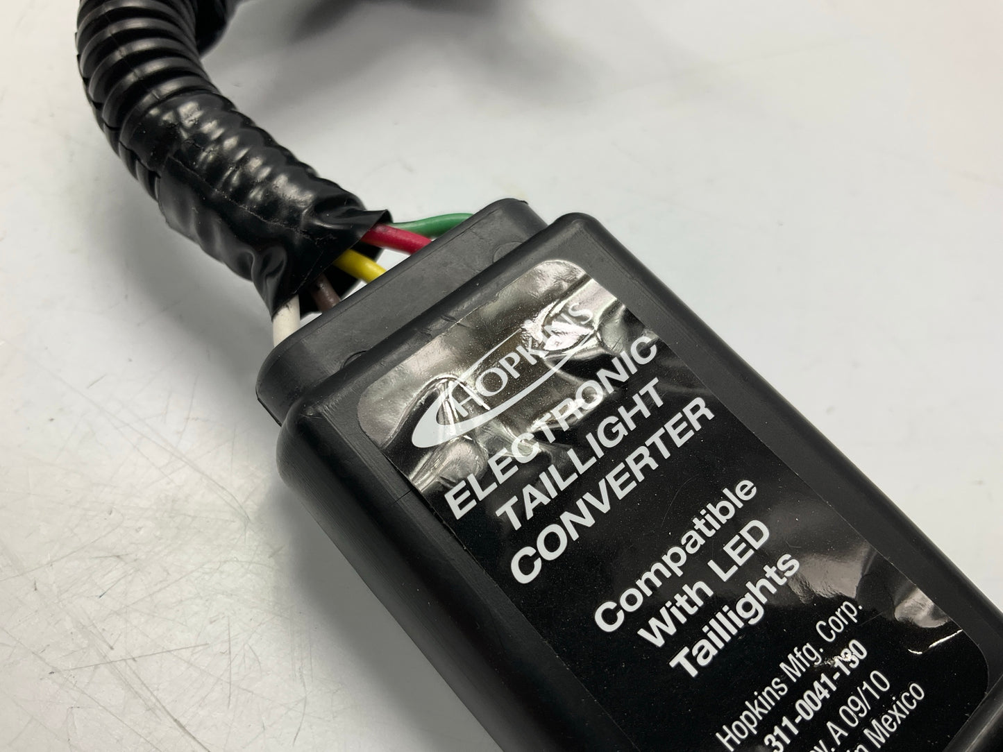 OPEN BOX - Hopkins Towing Solutions 47407  7 To 4 Wire Flat Adapter Converter