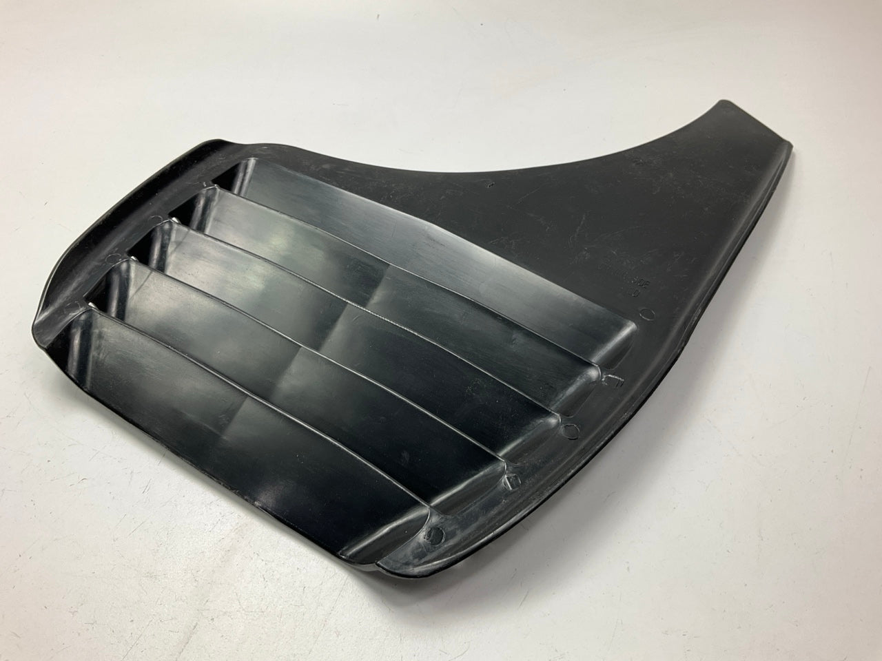 Hopkins 76001 Vortex Splash Guards / Mud Flaps For Full Size Truck, SUVs, Size C