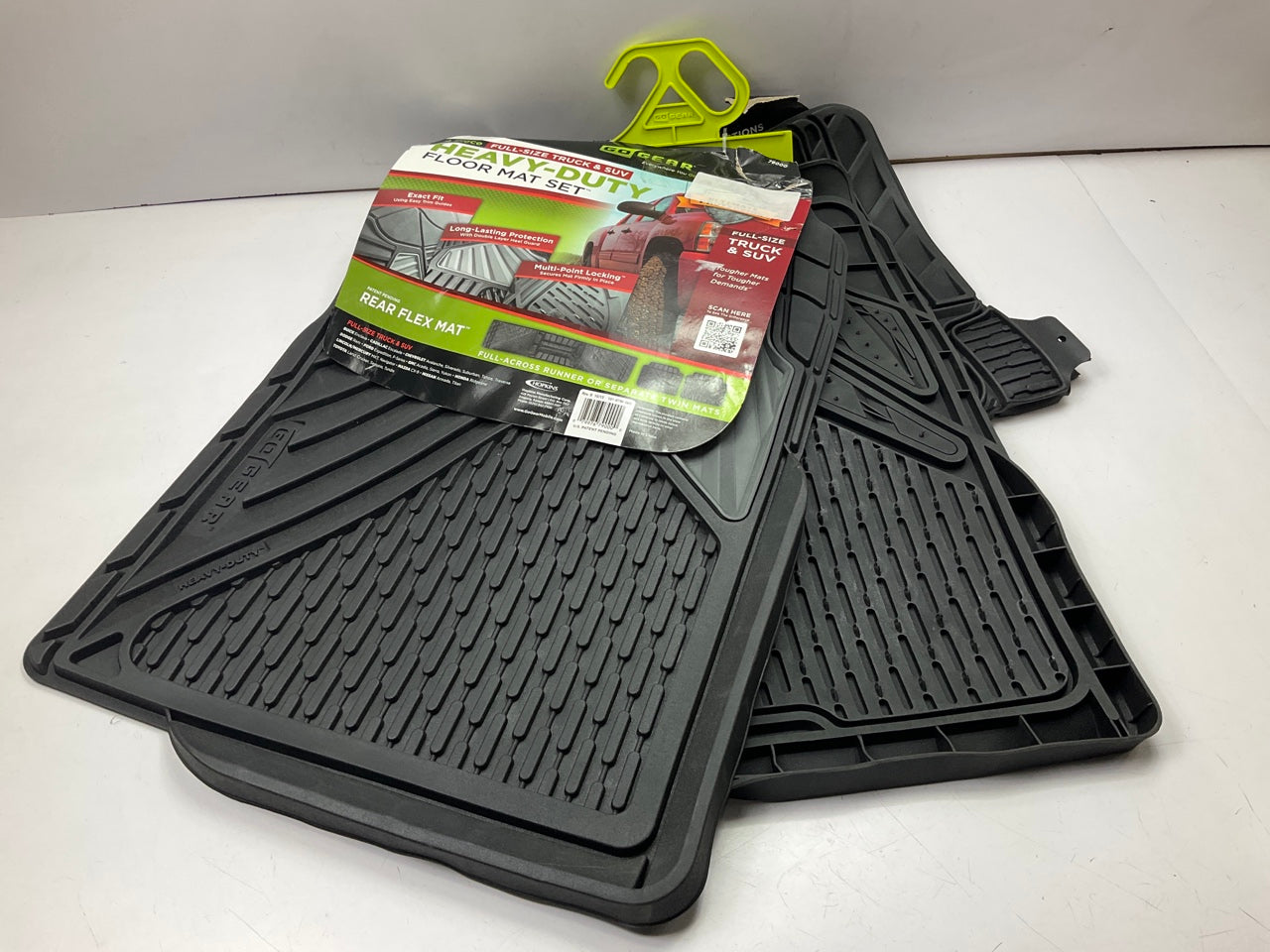 Hopkins 79000 27.5''x18.5'' Full Size Heavy Duty Black Floor Mats (4 Piece Set)