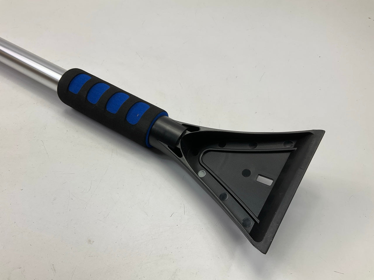 60'' Quick Lock Pivoting Head Snowbroom With Integrated Squeegee & Ice Scraper