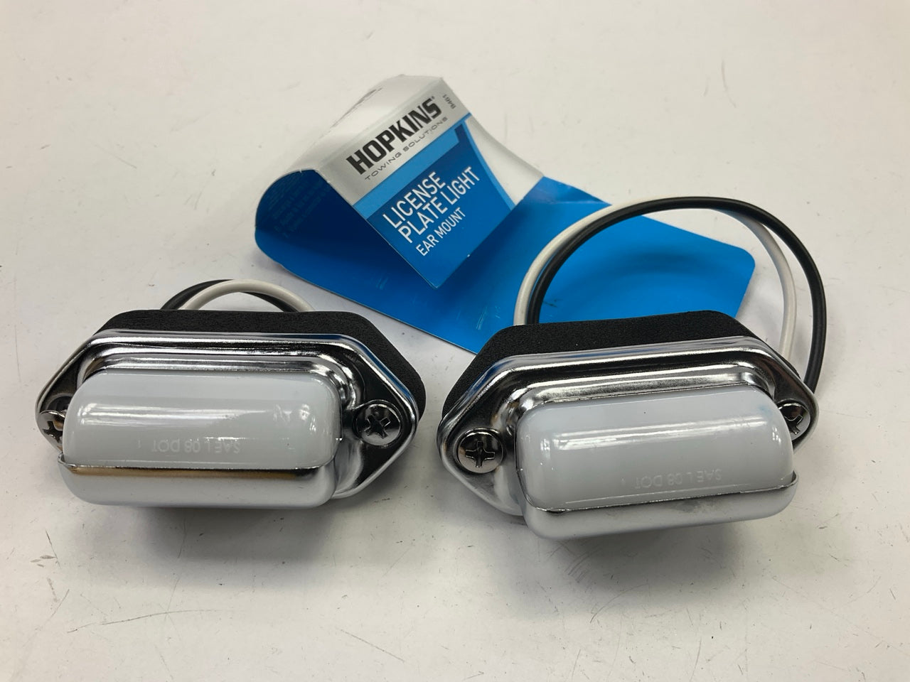 (2) Hopkins B461 Hooded Ear Mount License Plate Light Lamp, Pair, #194 Bulb