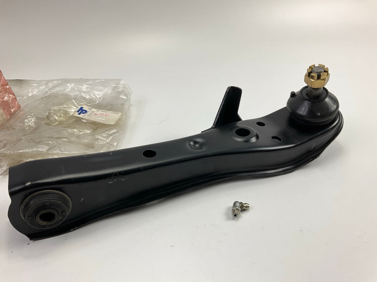HP  48069-19045 Left Front Lower Control Arm W/ Ball Joint For 1974-1979 Corolla
