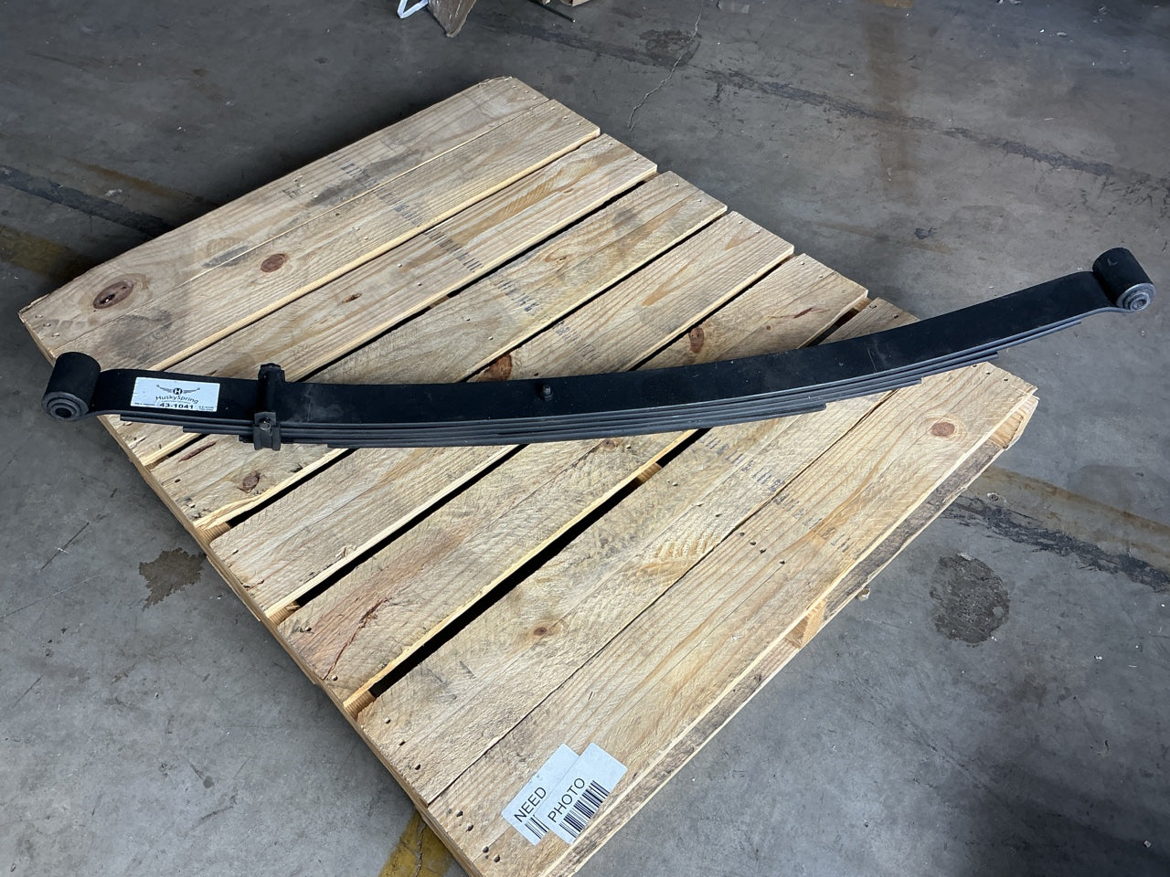 Husky 43-1041 Rear Leaf Spring, 5 Leaf, 2,775 Lbs. F2UZ-5560-E; F2UA-5560-HE
