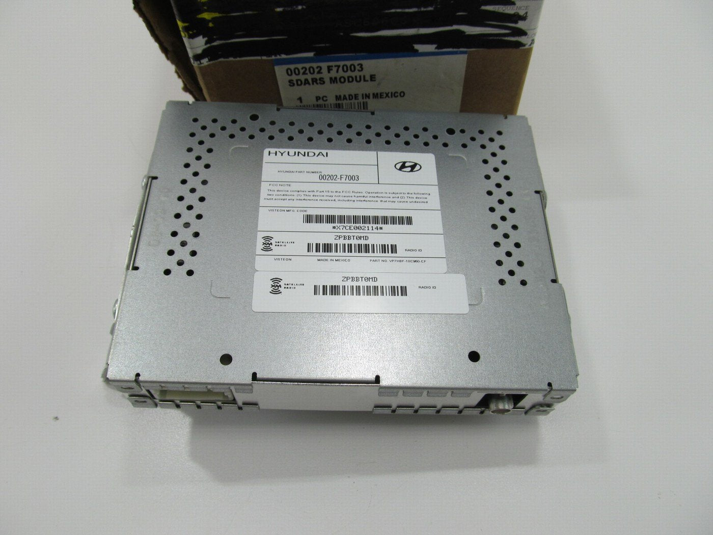 NEW GENUINE XM Radio Satellite Receiver Box Module OEM For Hyundai 00202-F7003