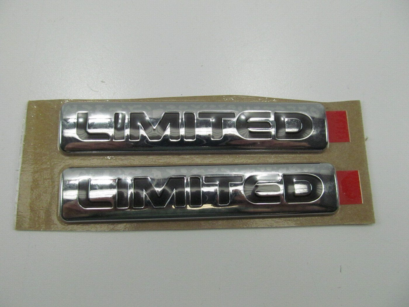 NEW - OEM 00282-05P00 Limited Emblem Ornament For Hyundai