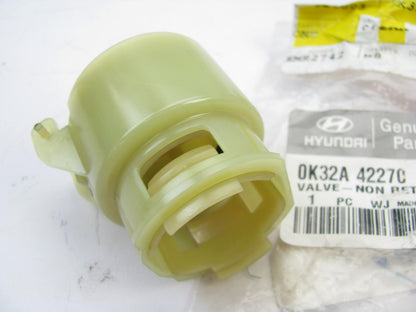 NEW - OEM Fuel System Non-return Valve For 2007-08 Hyundai Entourage 0K32A42270