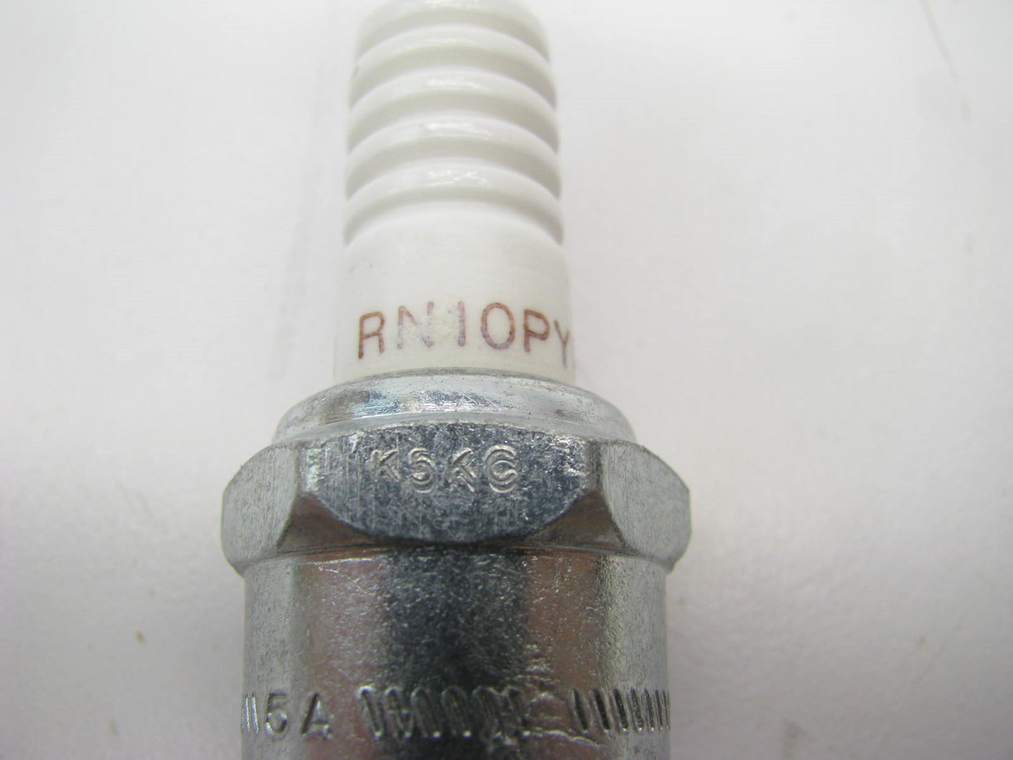 NEW GENUINE Spark Plug OEM For  2001-2004 Santa Fe  1995-2004 Sonata 2.4L 3.0L