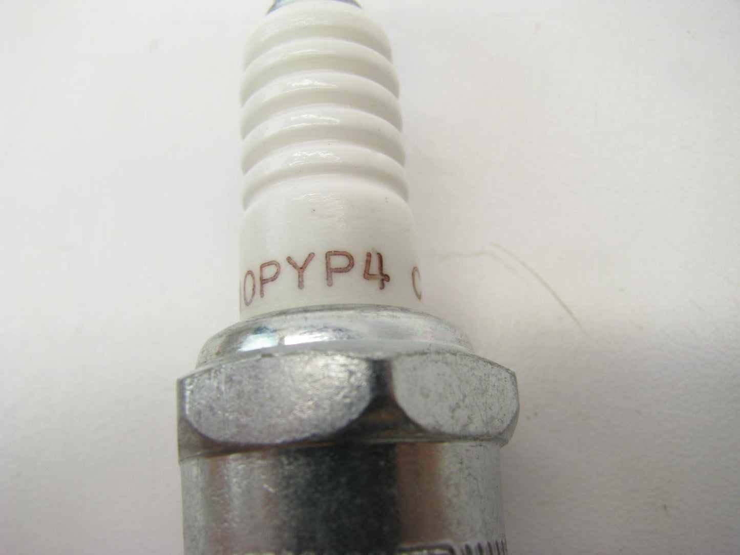 NEW GENUINE Spark Plug OEM For  2001-2004 Santa Fe  1995-2004 Sonata 2.4L 3.0L