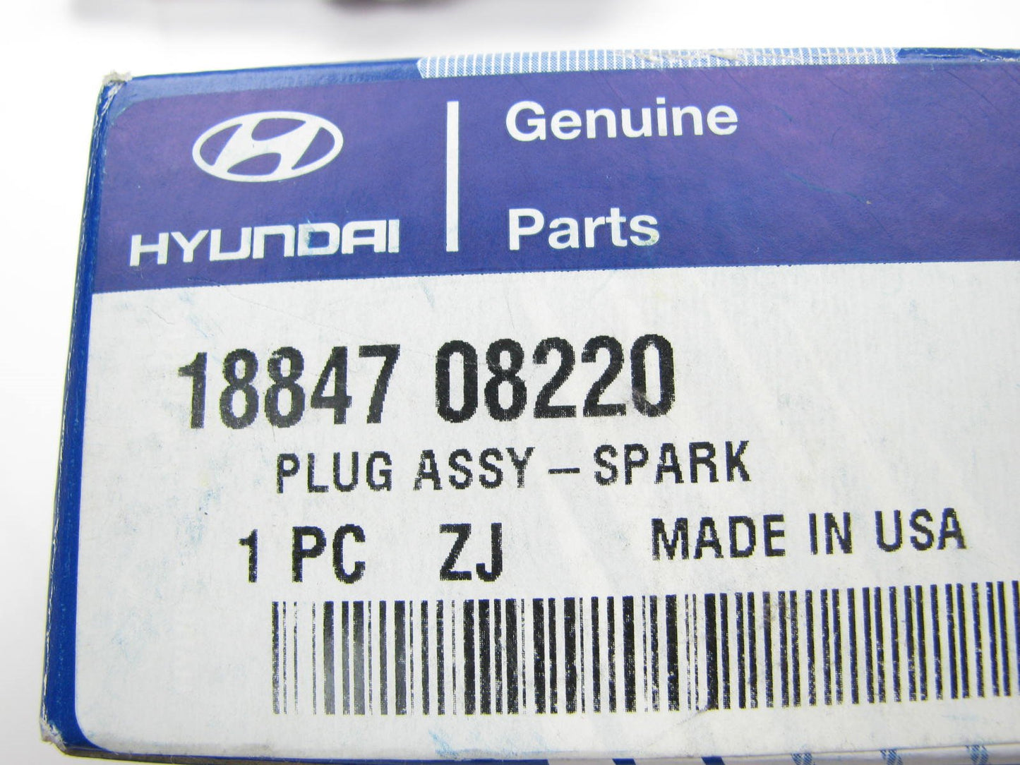 (1) NEW Denso ZXU22HCR8 Spark Plug OEM For Hyundai 1884708220
