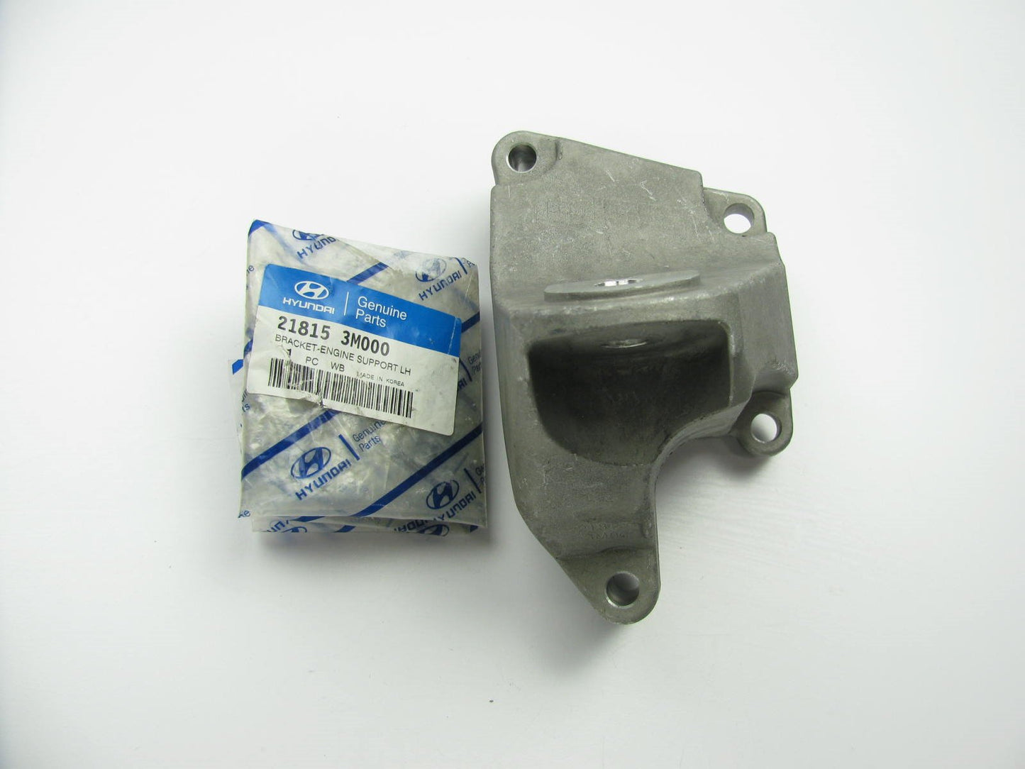 Engine Support Bracket Left Side OEM For 2008-2014 Genesis 3.8L V6 SEDAN ONLY