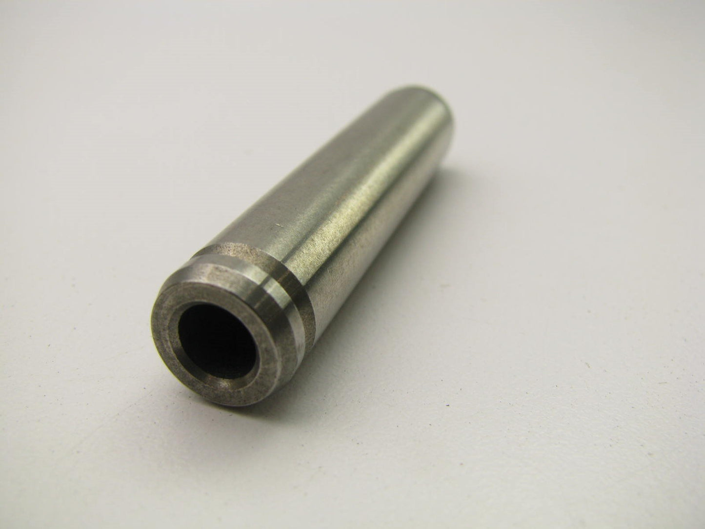 NEW - OEM 2211523912 Exhaust Engine Valve Guide For 2000-06 Hyundai 2.0L