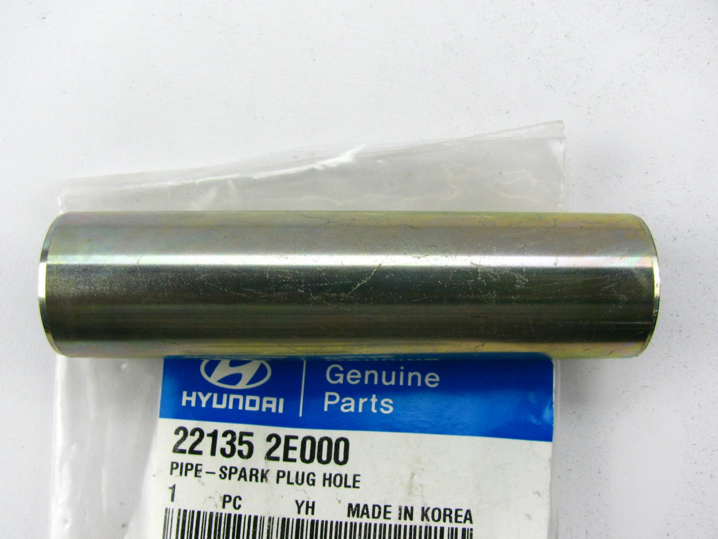 NEW GENUINE Spark Plug Hole Pipe Tube OEM For Hyundai 221352E000
