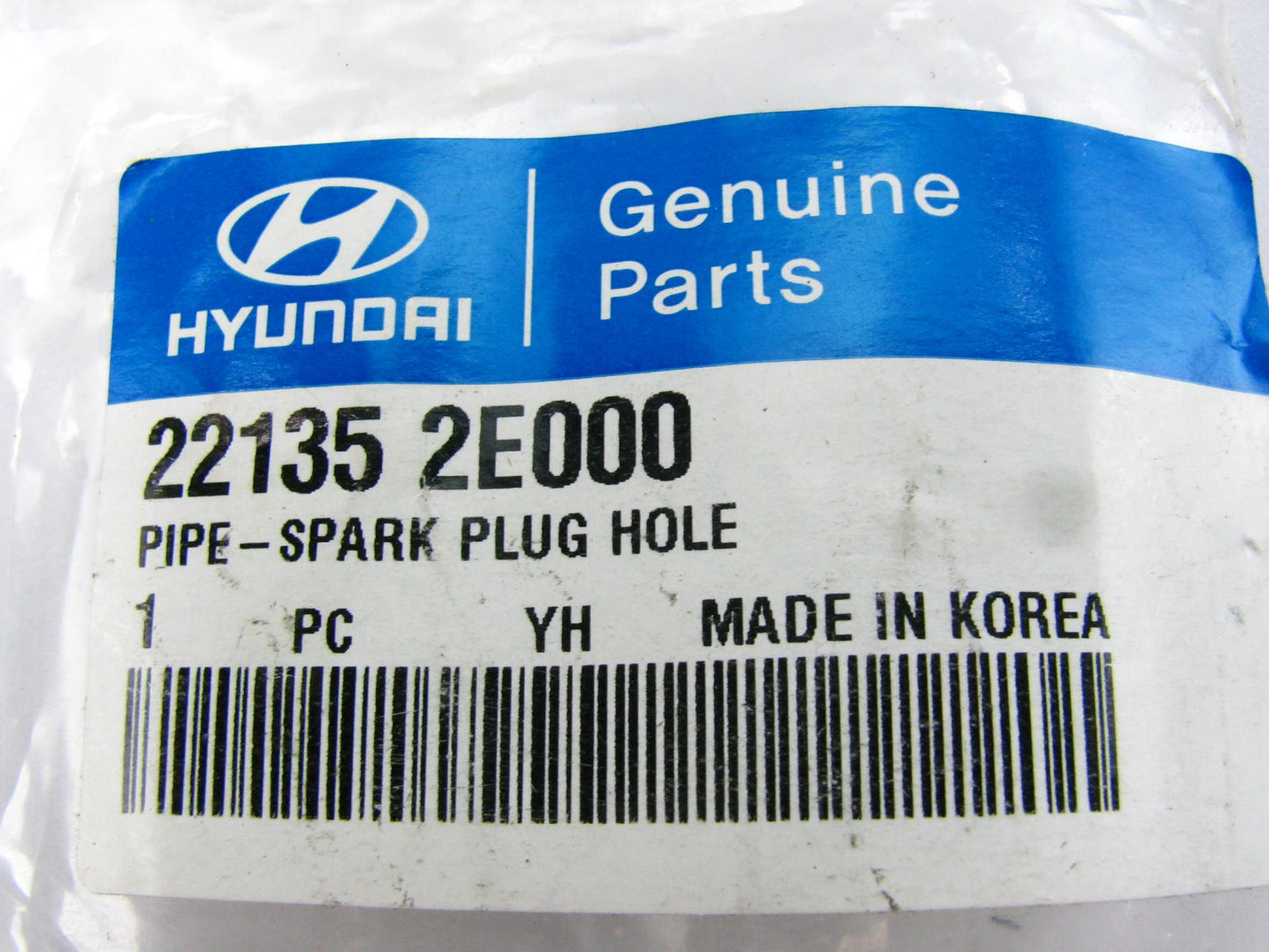 NEW GENUINE Spark Plug Hole Pipe Tube OEM For Hyundai 221352E000