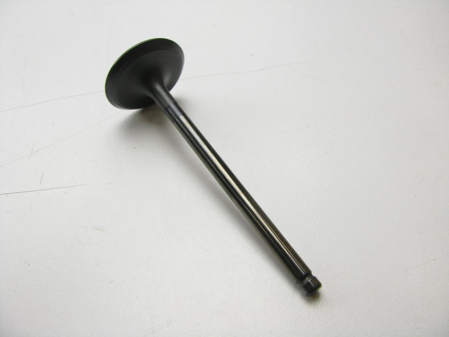 (1) NEW GENUINE Engine Intake Valve OEM For Hyundai 222112B400