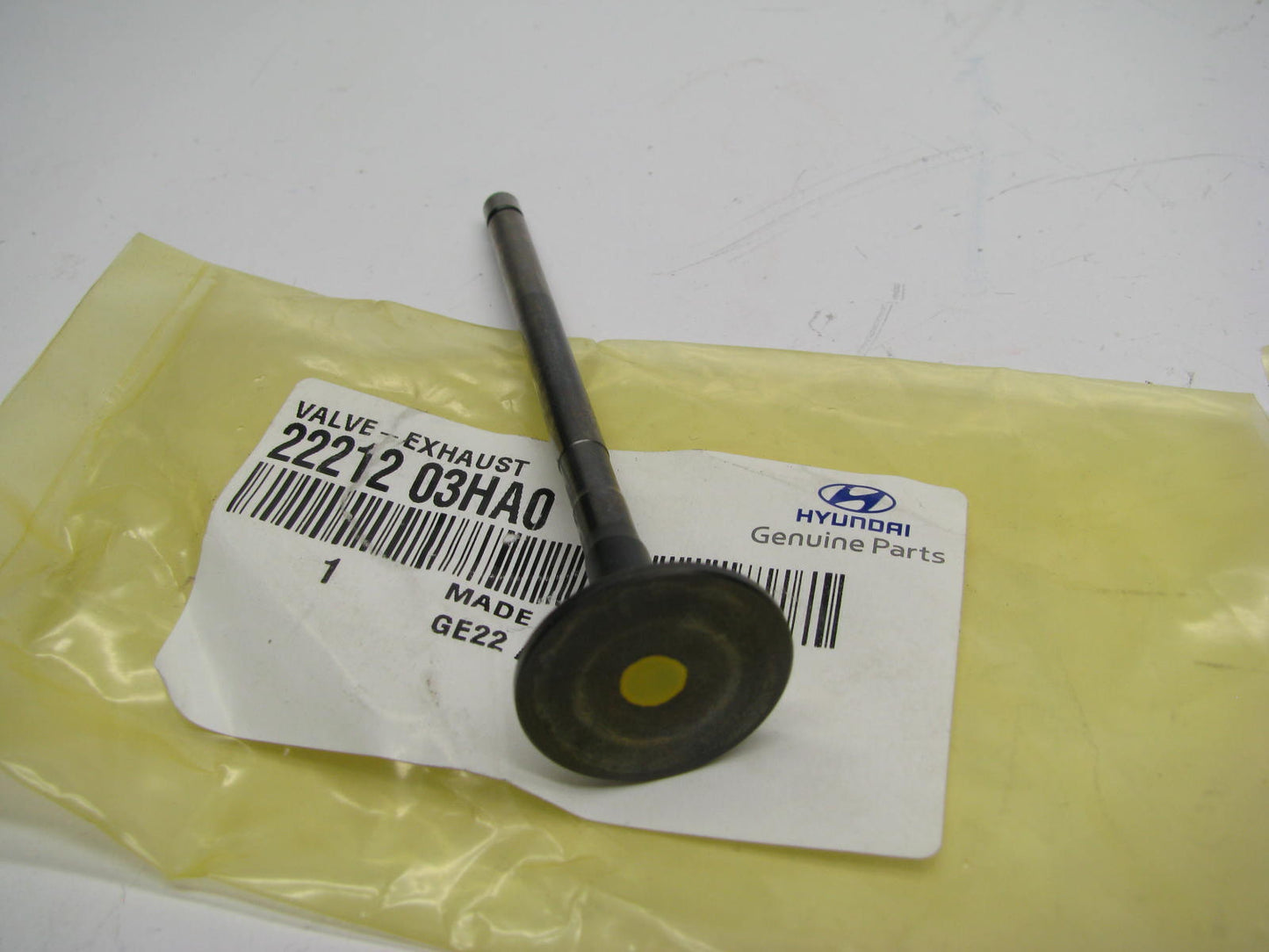 NEW - OEM 2221203HA0 Engine Exhaust Valve For Hyundai