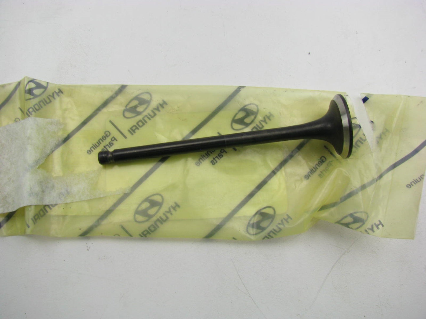 NEW - OEM 2221223000 Engine Exhaust Valve For Hyundai