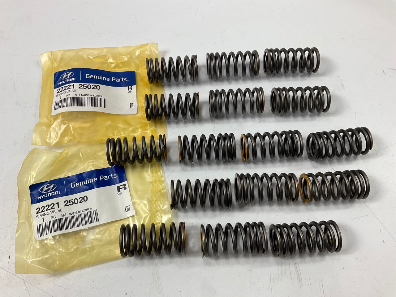 (16) NEW GENUINE Engine Valve Springs OEM For Hyundai 2222125020